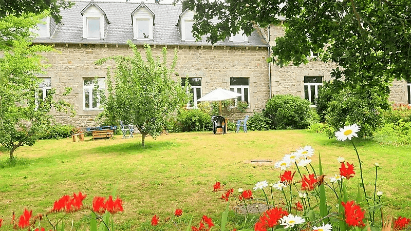 La maison de La Convergence des Loutres à Loguivy Plougras